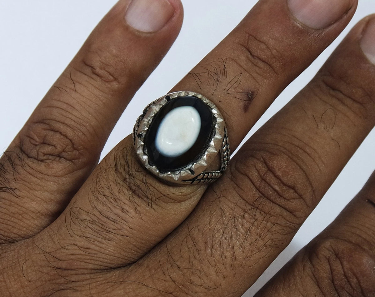 Natural Yemeni Black and White Banded Agate Mens Ring | 925 Sterling Silver جزع بقراني