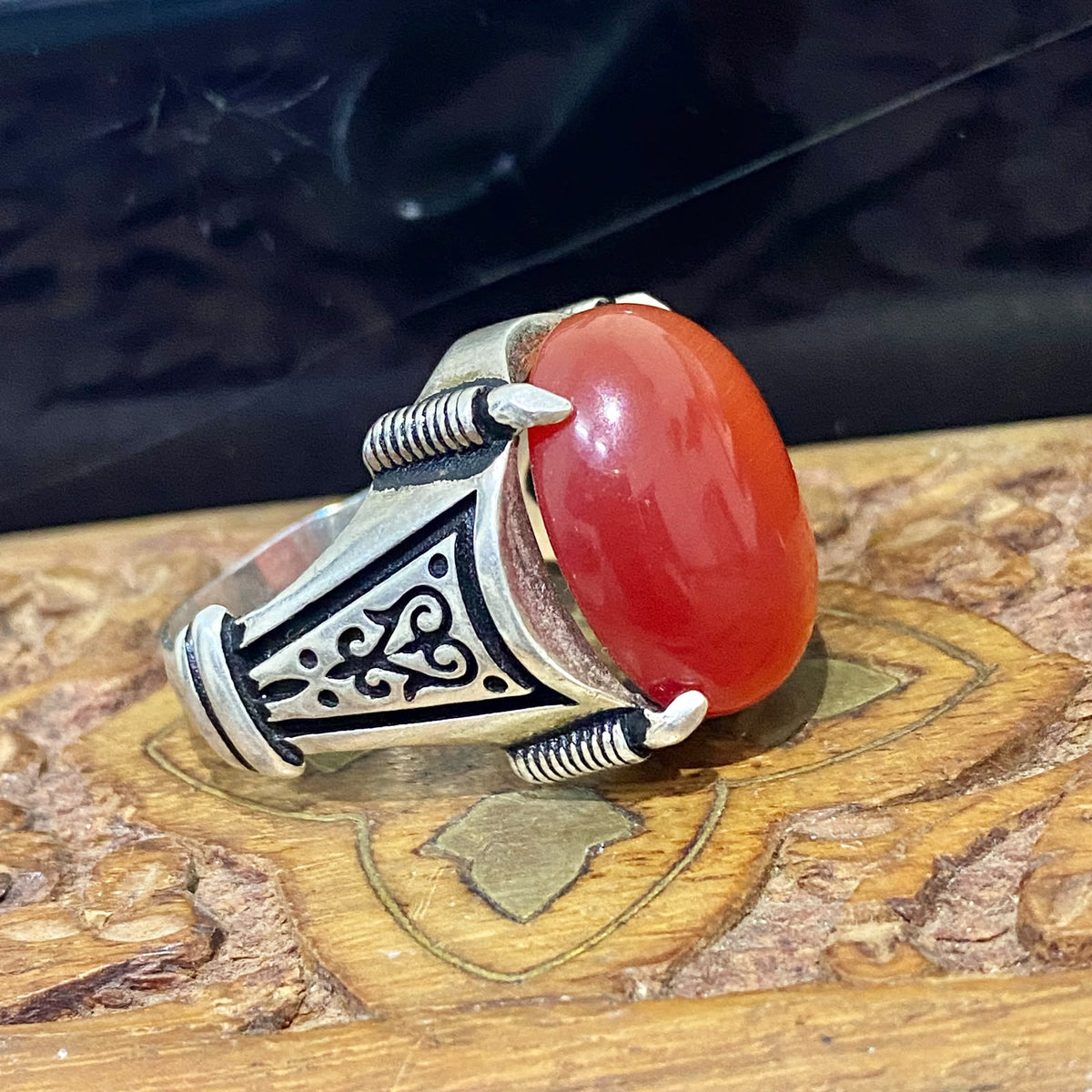 Handcrafted 925 Sterling Silver Luxury Men's Ring with Natural Red Cat's Eye Gemstone