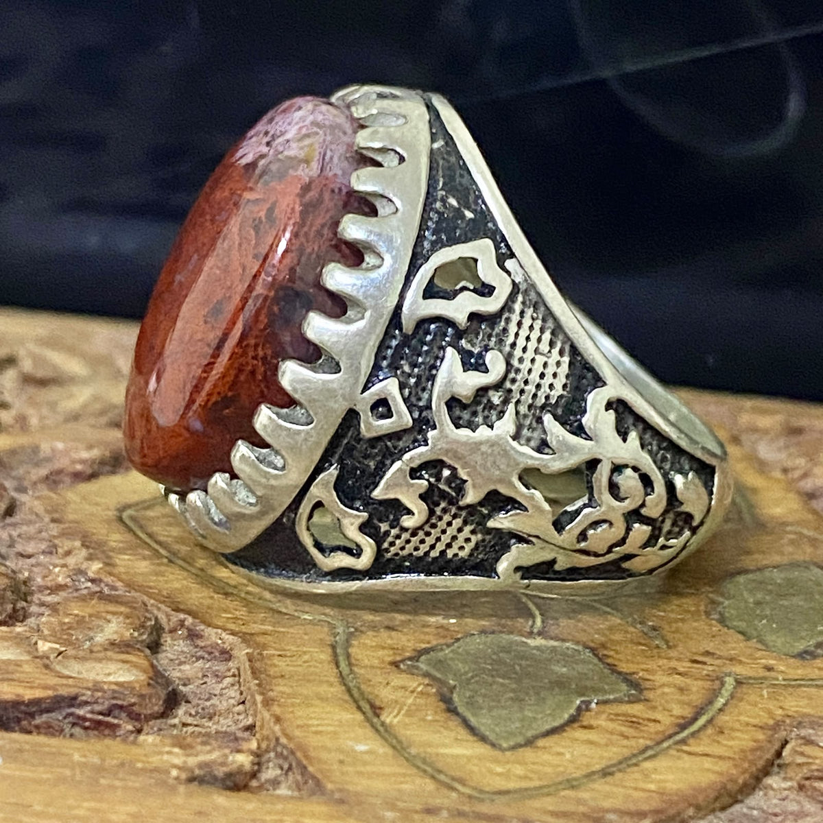 Luxury Natural Yemeni Blood Red Agate Aqeeq Men's Ring, Solid 925 Sterling Silver, Vintage Style Fine Jewelry, Middle Eastern Artisan Craftsmanship